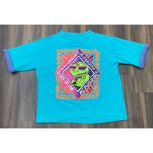 VTG Women Big Kahuna gecko "Summers Not a Season" cropped graphic t-shirt, L